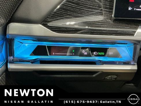 Used 2026 BMW 740i xDrive AWD/4WD image 99
