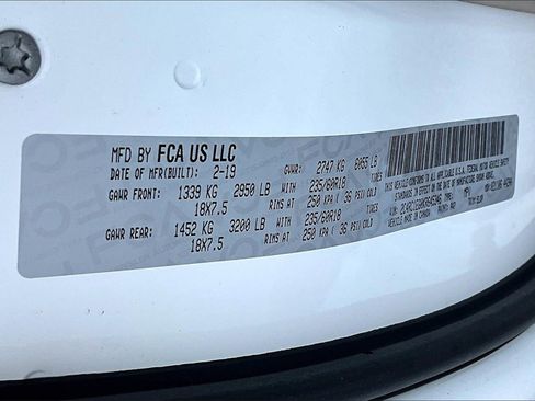 Used 2019 Chrysler Pacifica Touring-L Plus w/ Advanced Safetytec Group image 18