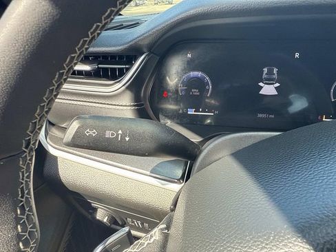 Used 2023 Jeep Grand Cherokee Altitude AWD/4WD image 38