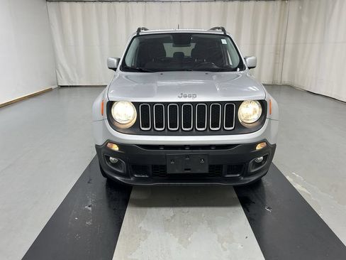 Used 2015 Jeep Renegade Latitude AWD/4WD image 3