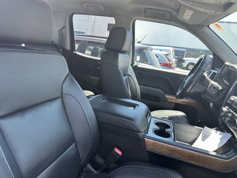 Used 2018 Chevrolet Silverado 1500 LTZ w/ Sport Package AWD/4WD image 8