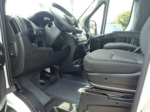 Used 2025 RAM ProMaster 2500 w/ U-Haul Equipment Group FWD image 13