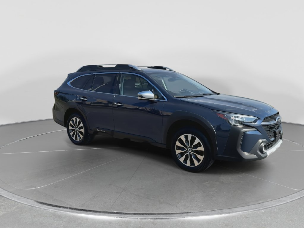 Used 2023 Subaru Outback Touring AWD/4WD image 2