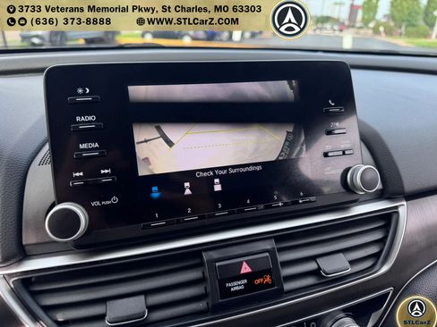 Used 2019 Honda Accord LX image 17