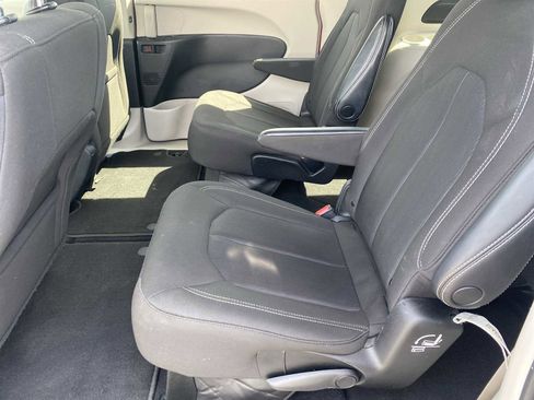 Used 2023 Chrysler Voyager LX FWD image 23