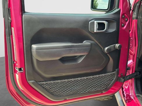 Used 2022 Jeep Wrangler Sport AWD/4WD image 15