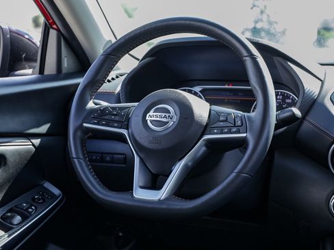 Used 2023 Nissan Sentra SR w/ SR Premium Package image 25