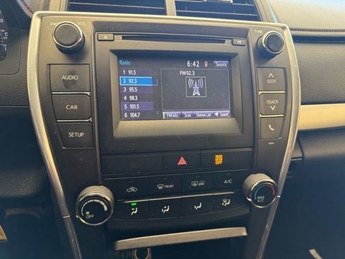 Used 2017 Toyota Camry SE image 13