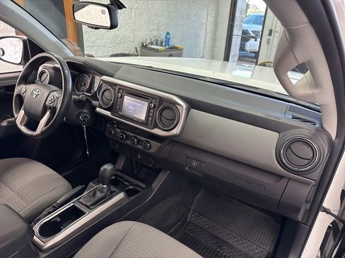 Certified 2017 Toyota Tacoma SR5 image 50