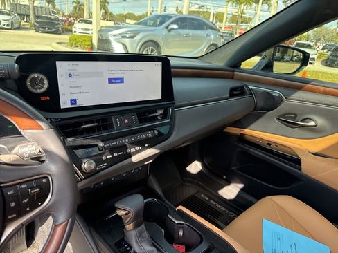 Used 2025 Lexus ES 350 Ultra Luxury image 51