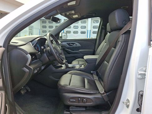 Certified 2023 Chevrolet Traverse LT image 11