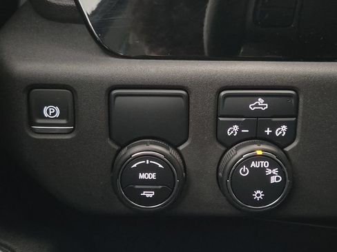 Used 2024 Chevrolet Silverado 1500 LT RWD image 23