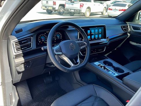 New 2026 Volkswagen Atlas Cross Sport SE FWD image 8