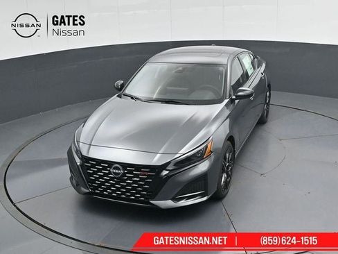 New 2026 Nissan Altima 2.5 SR w/ SR Midnight Edition Package FWD image 48