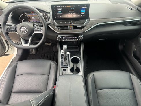 Used 2023 Nissan Altima 2.5 SL image 2