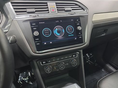 Used 2019 Volkswagen Tiguan SE w/ Panoramic Sunroof Package image 20
