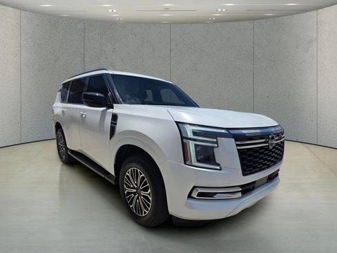 Used 2025 Nissan Armada SL w/ Captain's Chari Seat Package RWD image 6