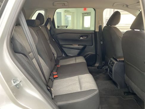 Used 2025 Nissan Rogue SV image 16