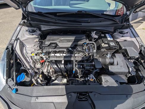 Used 2023 Hyundai Elantra SEL w/ Cargo Package FWD image 10