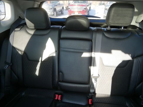 Used 2018 Jeep Compass Latitude w/ Popular Equipment Group image 13