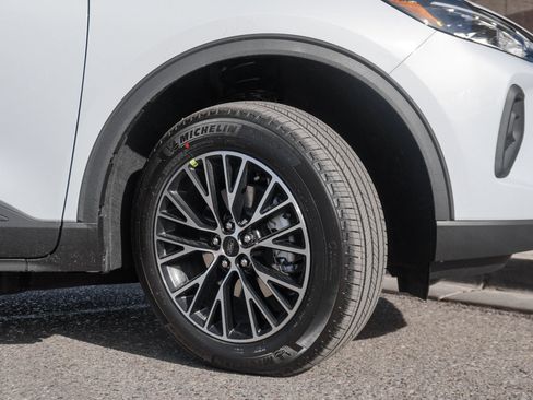 New 2026 Ford Escape SE image 13