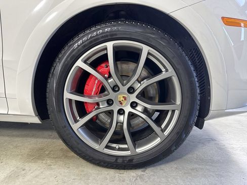 Certified 2023 Porsche Cayenne GTS w/ Premium Package Plus AWD/4WD image 15