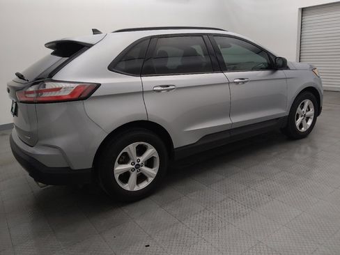 Used 2020 Ford Edge SE image 10