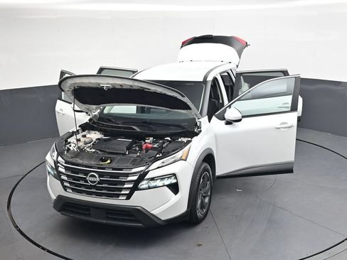 Used 2025 Nissan Rogue SV FWD image 50