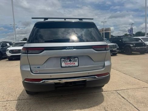 Used 2022 Jeep Grand Cherokee Limited 4xe AWD/4WD image 7