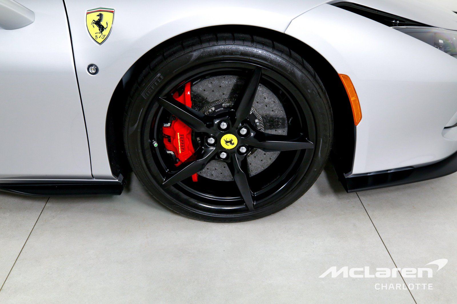 Used 2022 Ferrari F8 Tributo RWD image 32