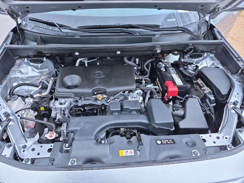 Used 2023 Toyota RAV4 XLE w/ Convenience Package FWD image 14