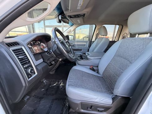 Used 2017 RAM 1500 Classic SLT w/ SLT Plus D←cor Group AWD/4WD image 10