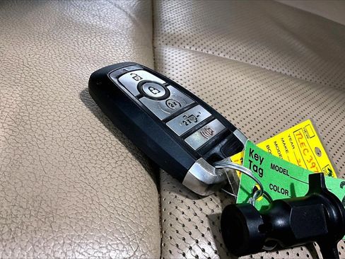 Used 2020 Ford F250 Lariat w/ Lariat Ultimate Package image 19