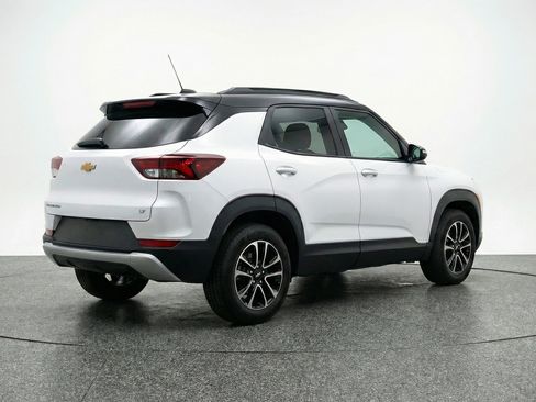 Used 2025 Chevrolet TrailBlazer LT image 9