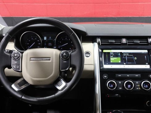 Used 2017 Land Rover Discovery HSE AWD/4WD image 50