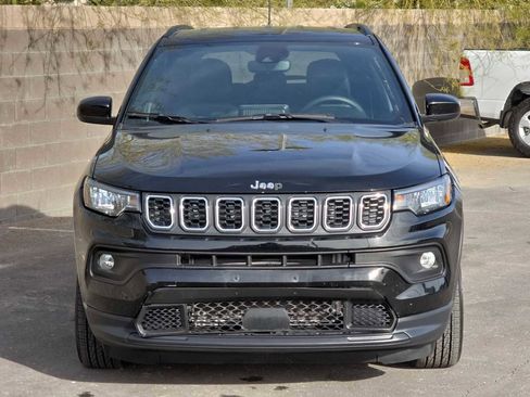 Certified 2025 Jeep Compass Latitude image 4