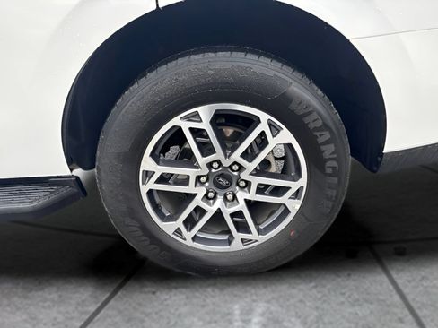 Used 2025 Ford Expedition Active RWD image 24