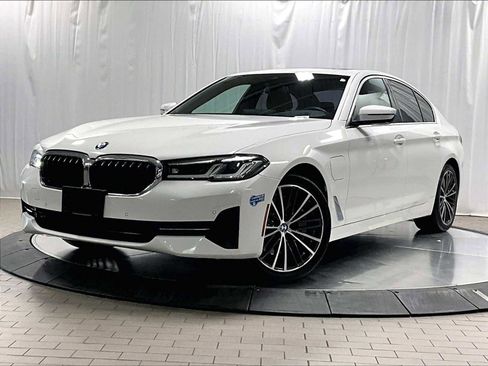 Used 2021 BMW 530e w/ Premium Package image 1