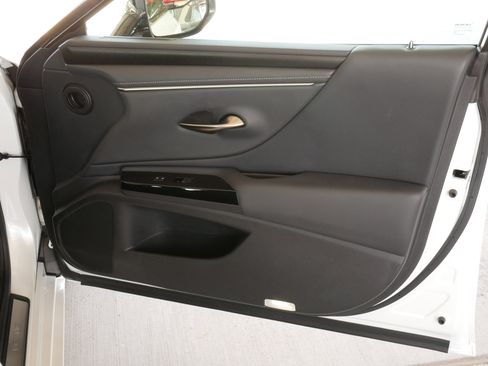 Certified 2025 Lexus ES 300h w/ Premium Package FWD image 12