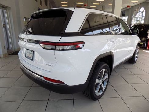 New 2026 Jeep Grand Cherokee Limited w/ Luxury Tech Group II RWD image 7