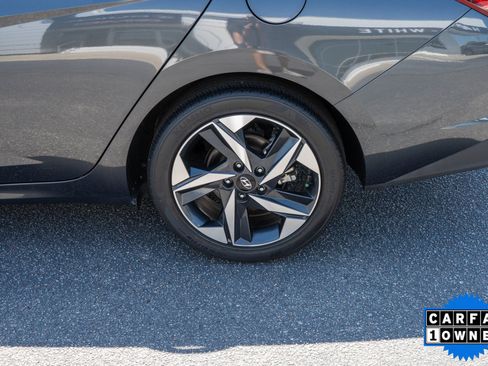 Used 2023 Hyundai Elantra SEL w/ Convenience Package FWD image 11