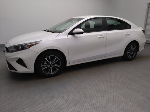 Used 2024 Kia Forte LXS image 2