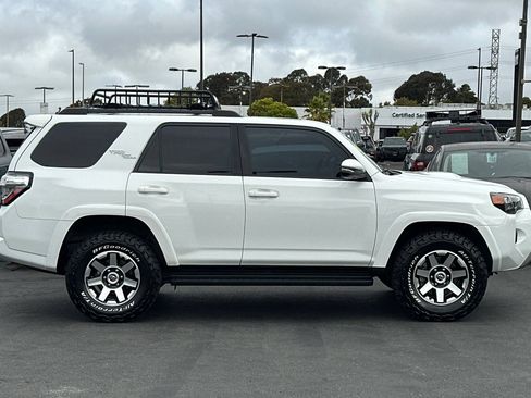 Used 2021 Toyota 4Runner TRD Off-Road Premium w/ Moonroof Package AWD/4WD image 3