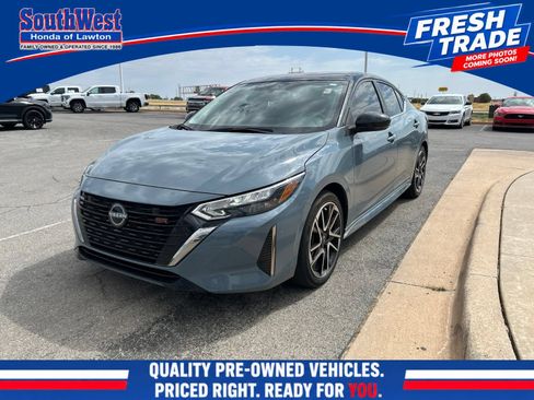 Used 2025 Nissan Sentra SR FWD image 1