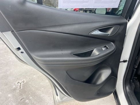 Used 2021 Buick Encore GX Essence w/ Experience Buick Package image 16