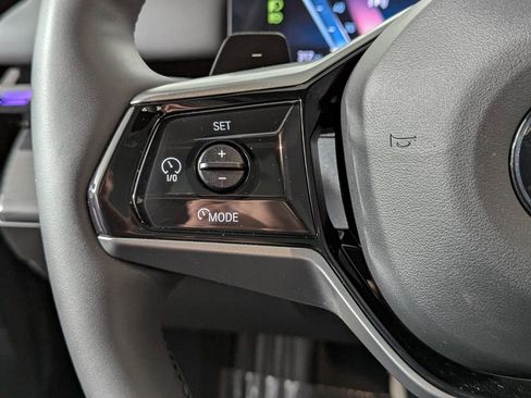 Used 2025 BMW 530i xDrive image 33