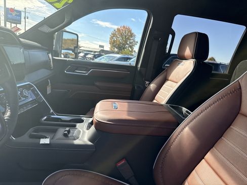 New 2026 GMC Sierra 3500 Denali Ultimate image 11