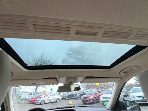 Used 2010 Mercedes-Benz E 350 4MATIC Sedan image 13