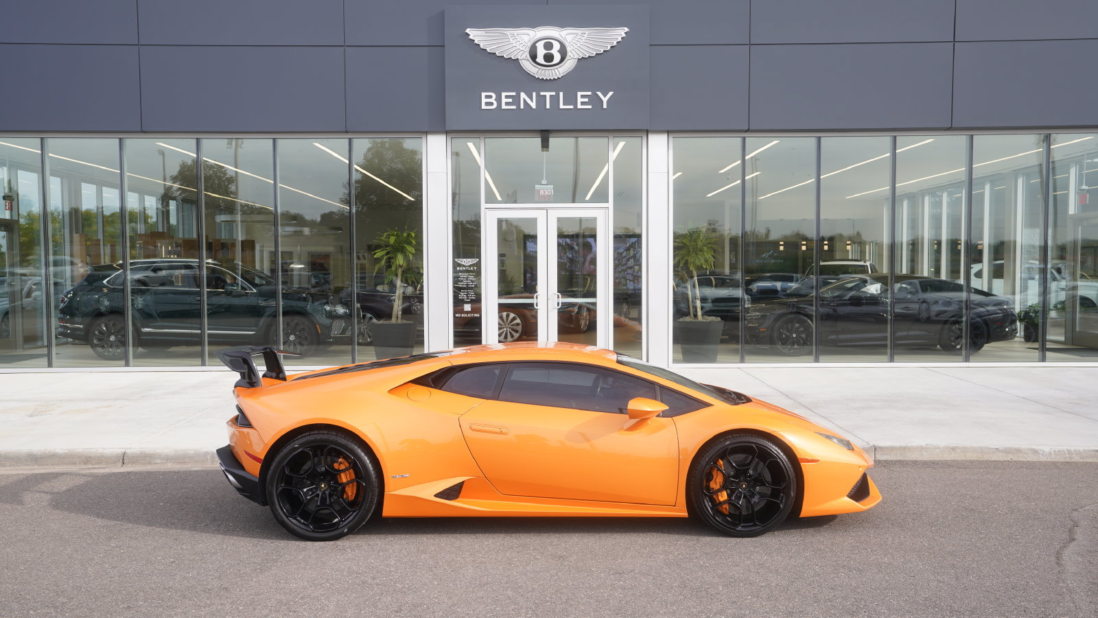 Used 2015 Lamborghini Huracan LP 610-4 AWD/4WD image 18