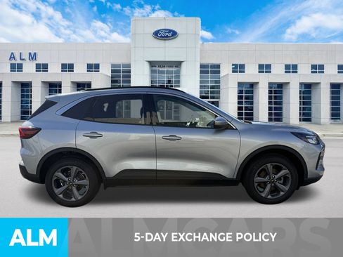 Certified 2023 Ford Escape SE FWD image 3